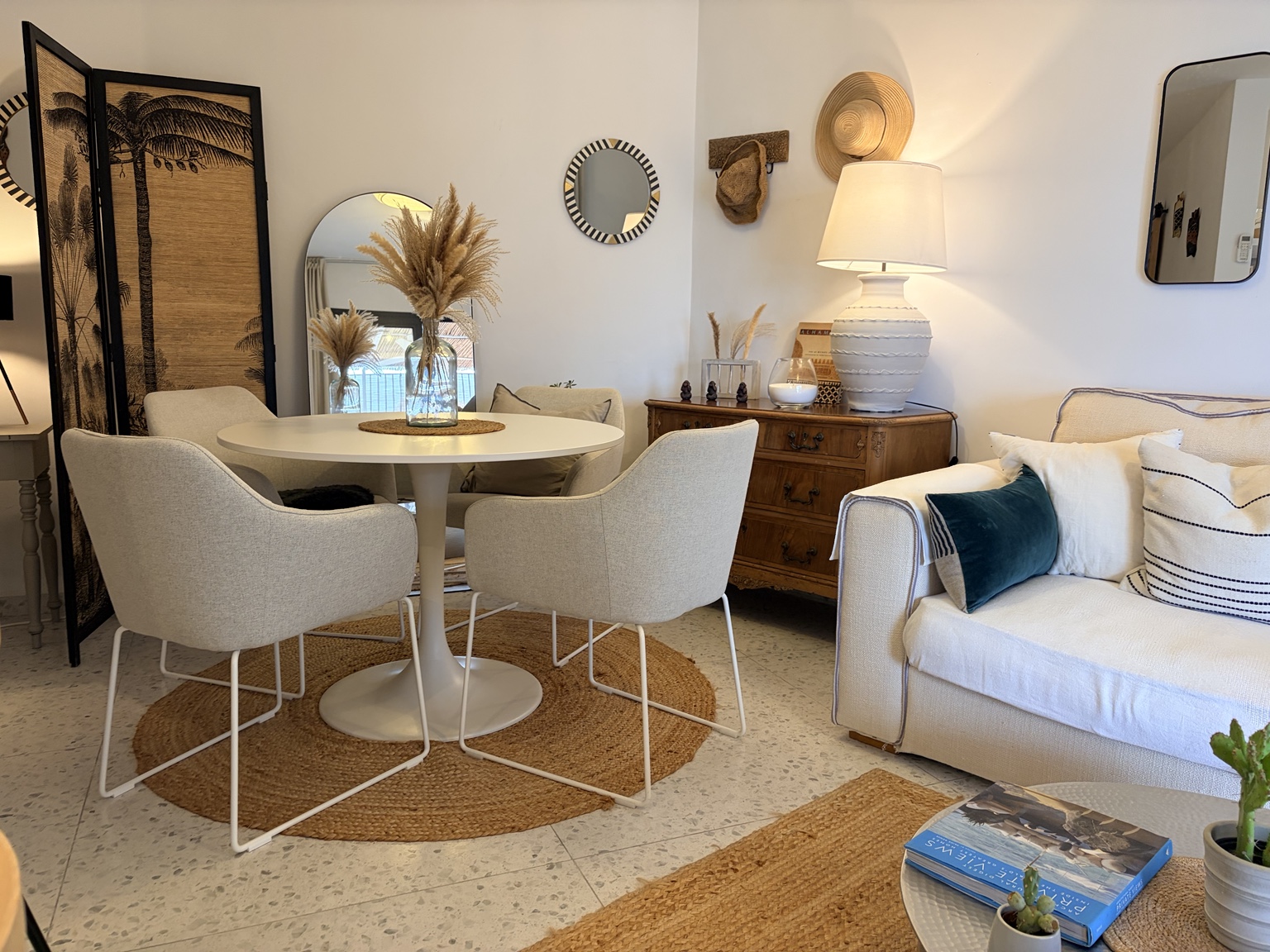 Indoor dining for four, with a table also suitable for laptop work